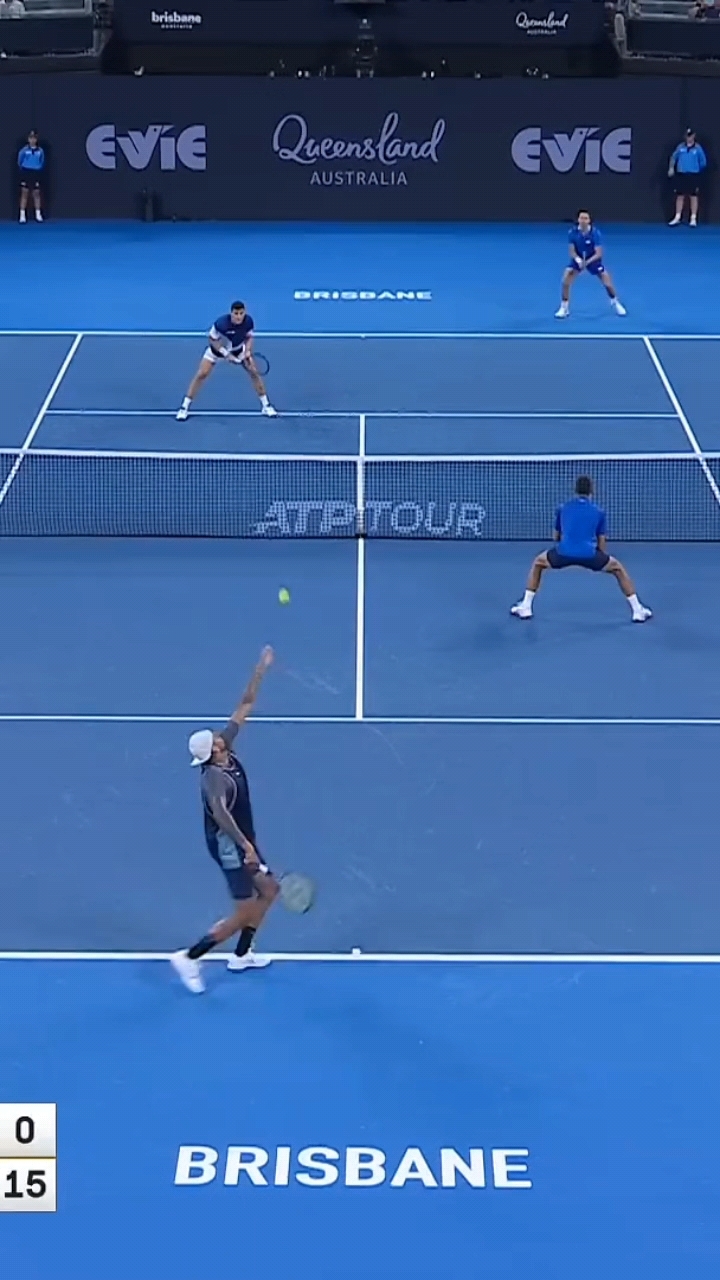 美国网球队完胜西班牙网球队,克耶高斯关键制胜 美国网球队完胜西班牙网球队,克耶高斯关键制胜