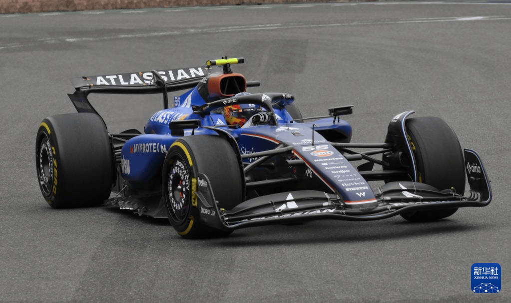 红牛二队绝杀梅赛德斯，维斯塔潘点燃赛场的简单介绍