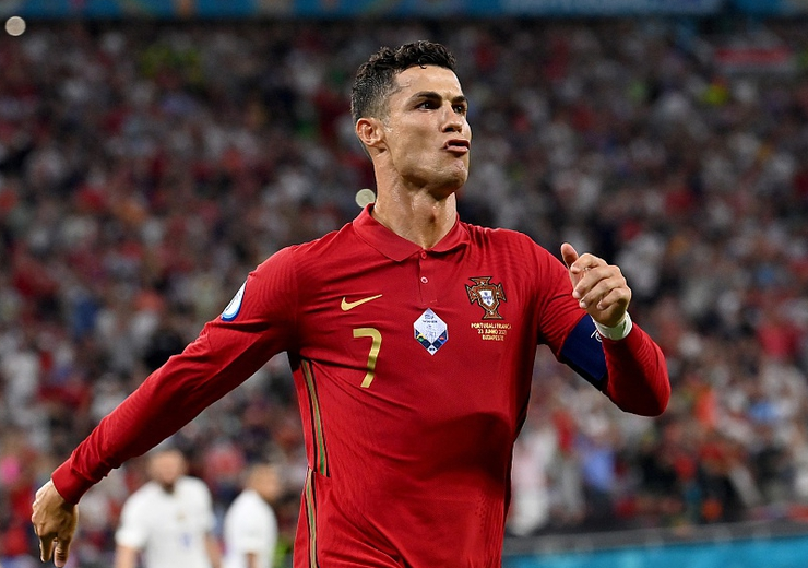 勒沃库森险胜法国，本泽马刷新纪录的简单介绍