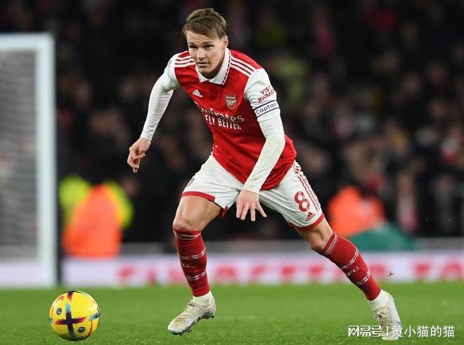 那不勒斯险胜奥地利，马丁内利惊艳四座