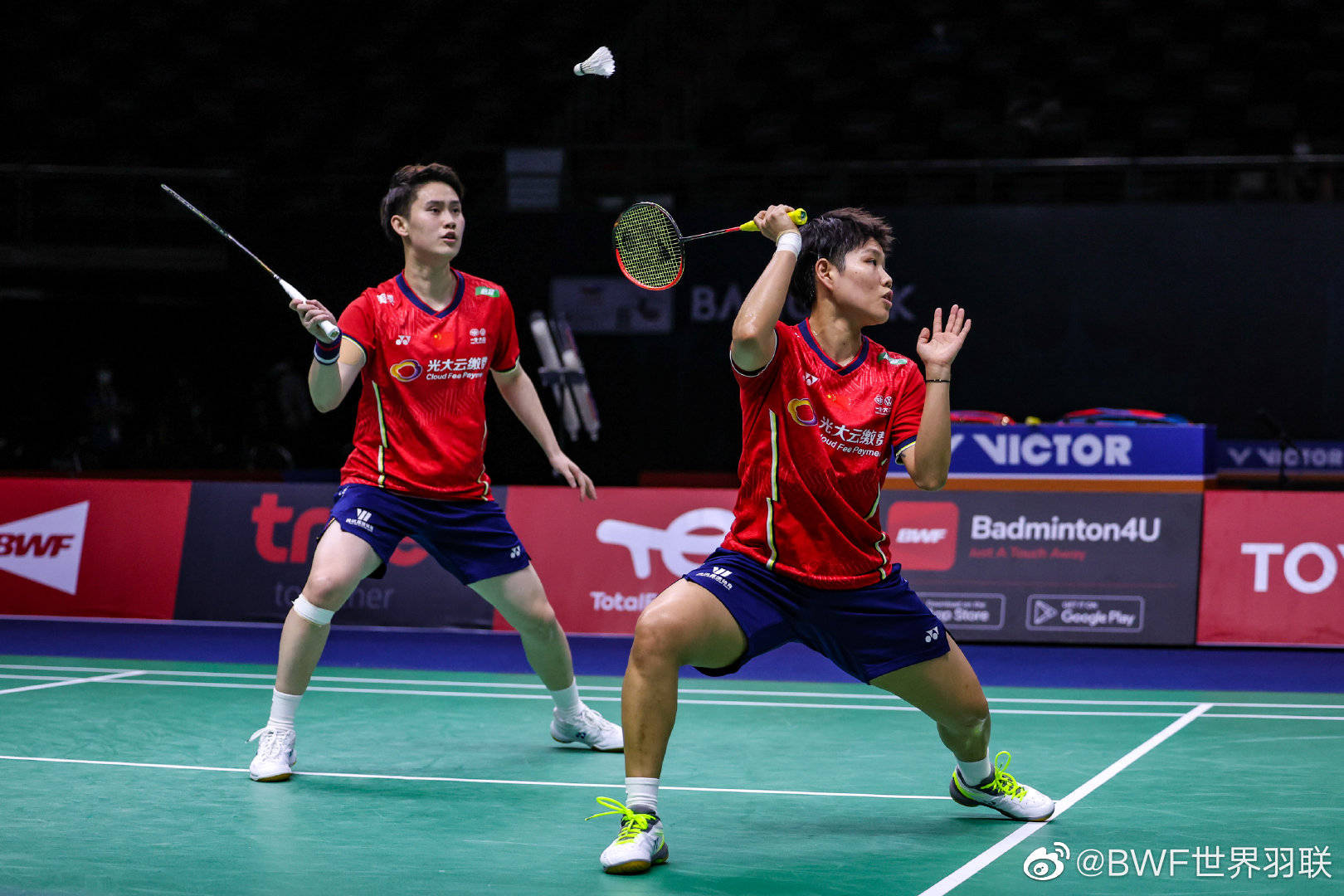 泰国队鏖战印尼队，黄鸭组合关键制胜