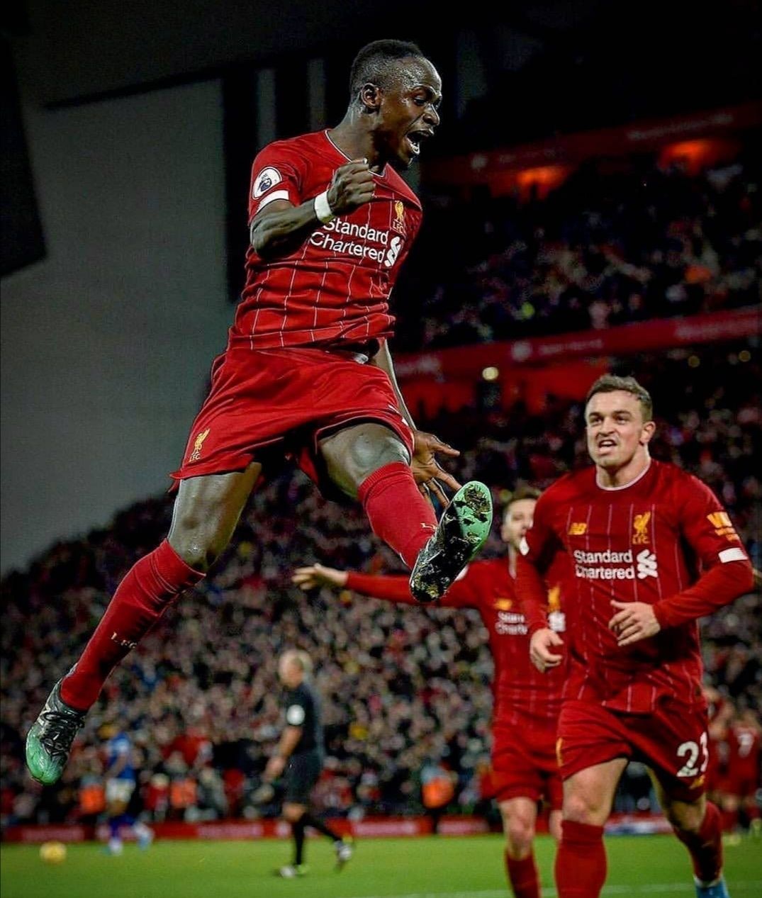 马内传射助利物浦逆转，继续领跑英超！