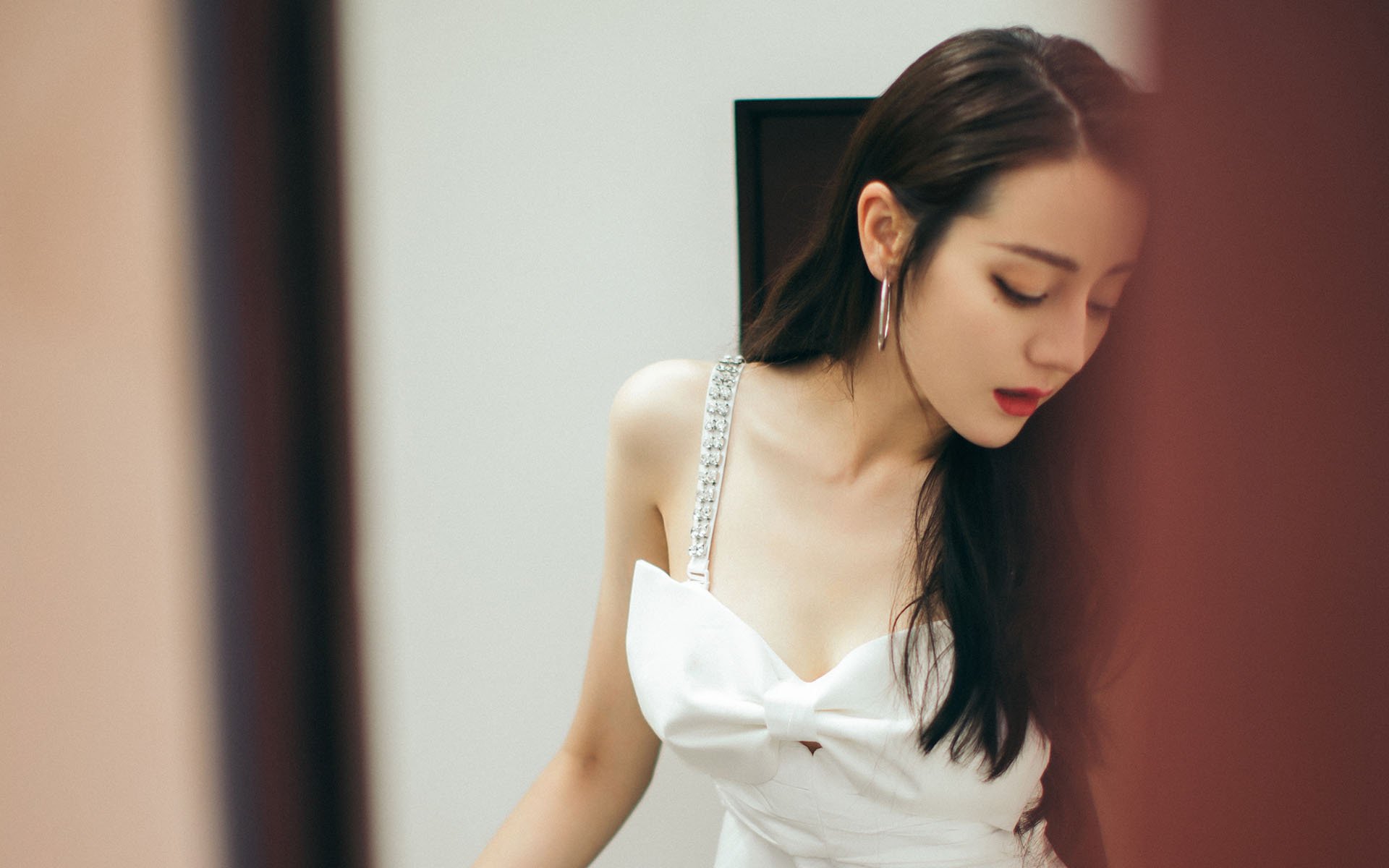 圣殿星光与巨人觉醒，足球巅峰夜如何照见篮球未来