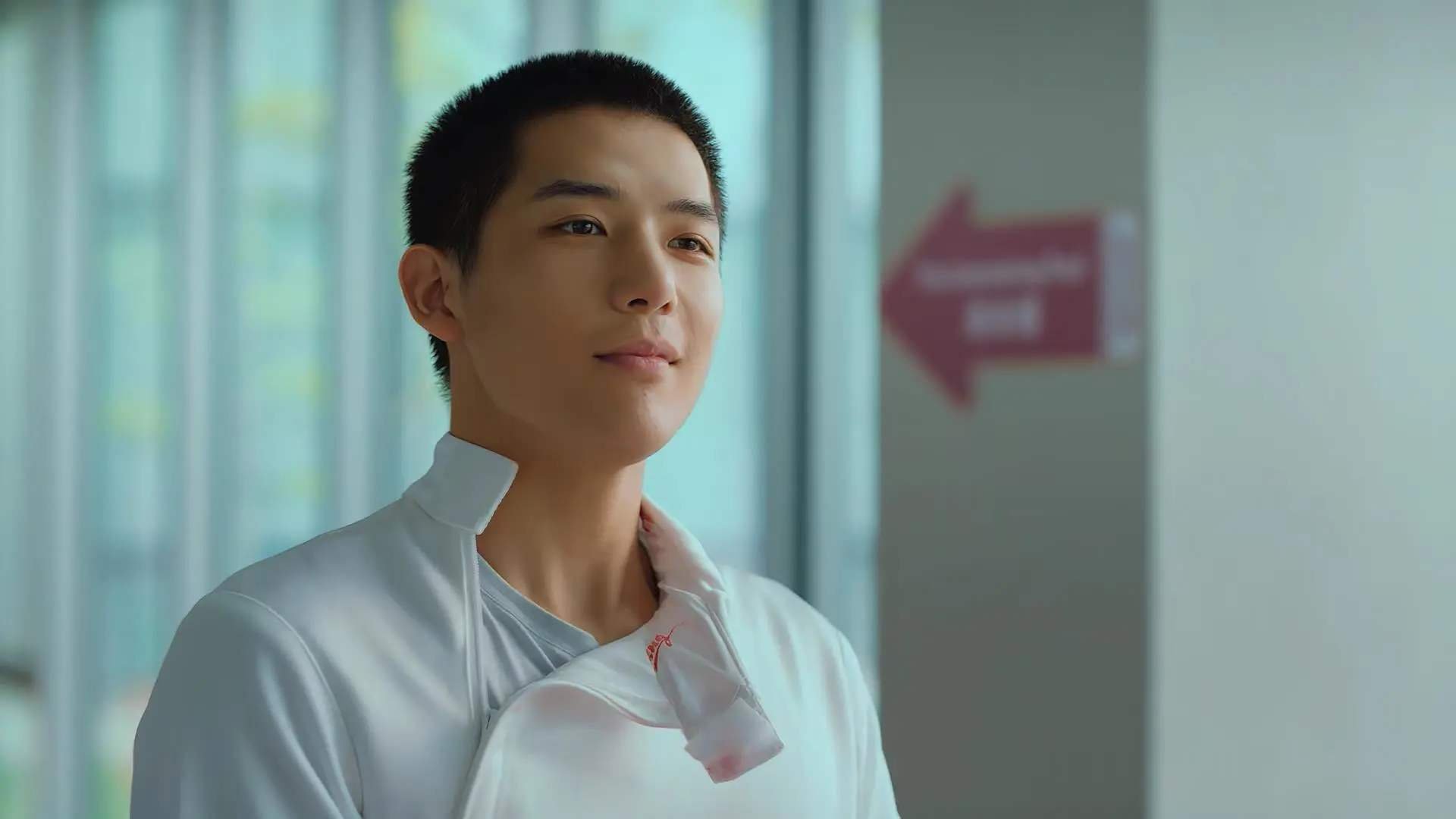 跨界狂想，拜仁末节绝杀巴萨，厄德高F1街道赛上演速度艺术