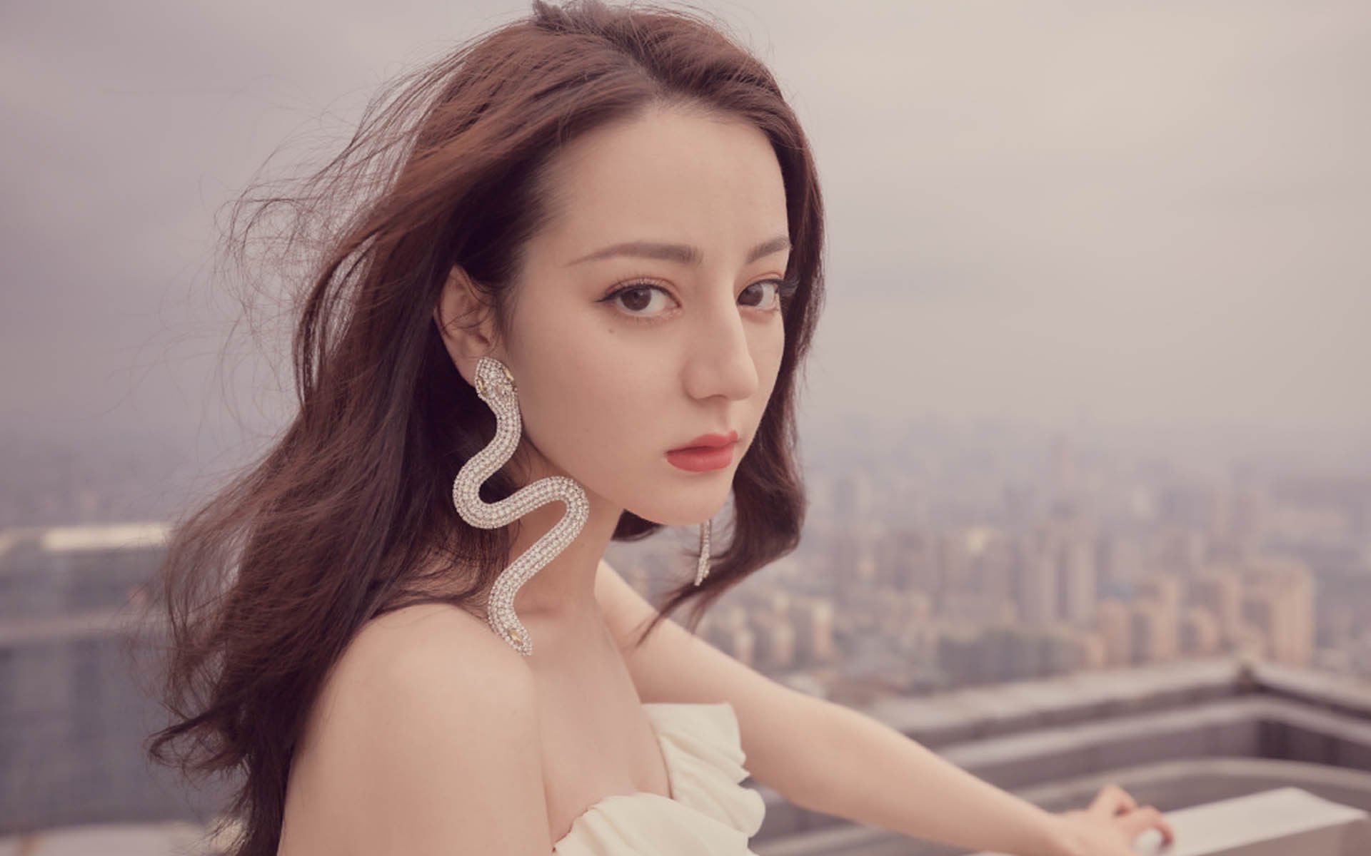 蓝金黄变奏曲，当波斯铁骑踏碎桑巴之舞，贝林厄姆用一脚天外飞仙定义2026
